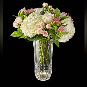 Vtg FDA 1986 Heavy Crystal Flower Vase 9.5"H Ribbed w/ Bands of Diamond Pattern